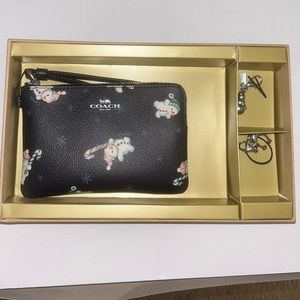 Snowman Coach Wristlet